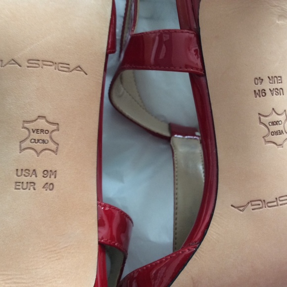 Red patent leather Kitten heel sandals - Picture 5 of 6